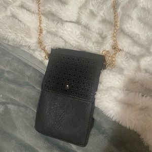 CROSSBODY PHONE HOLDER